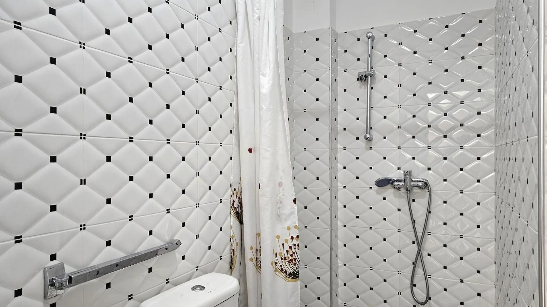 Coastal One-Bedroom Apartment In Saranda Albania